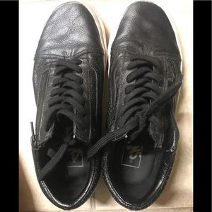 Vans Old Skool perforated leather, women’s 7.5